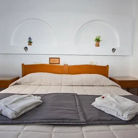 Irini's Fteoura Hotel 2*