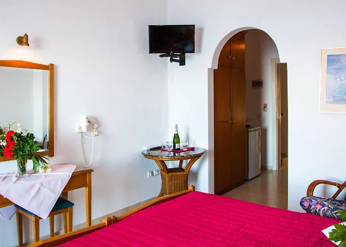 Irini's Fteoura Hotel