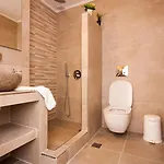 Irini's Fteoura فندق Kamári