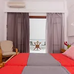 Irini's Fteoura فندق