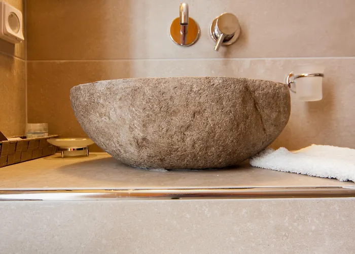 Irini's Fteoura 2* Kamári