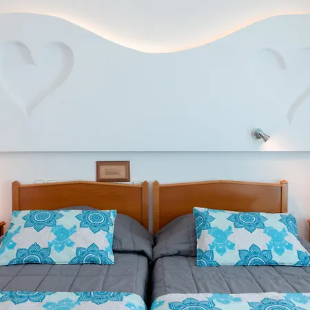 Irini's Fteoura Hotel Kamari (Santorini)