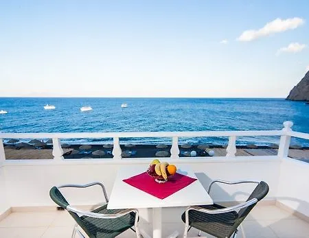 Irini's Fteoura Kamari (Santorini)