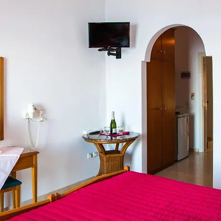 Irini's Fteoura Hotel