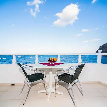 Irini's Fteoura 2* Kamári