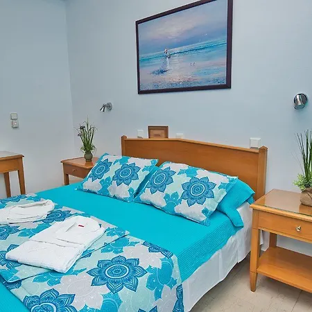 Irini's Fteoura Hotel Kamari (Santorini)