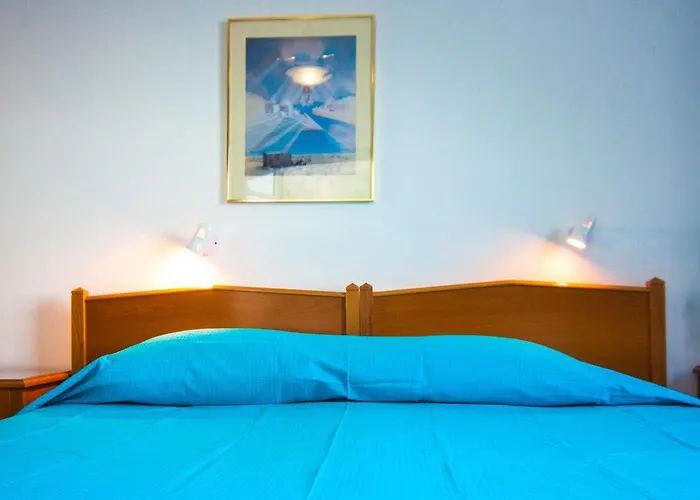 Irini's Fteoura 2* Kamári